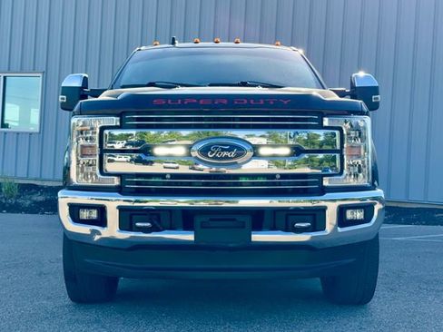 Used 2019 Ford F250 Lariat w/ Chrome Package AWD/4WD image 3