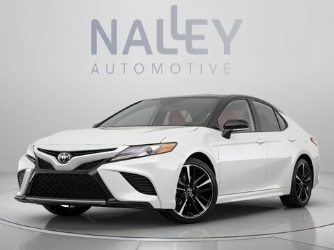 Used 2020 Toyota Camry XSE FWD image 11