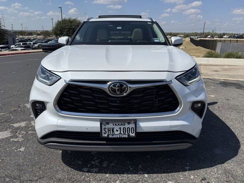Used 2022 Toyota Highlander Platinum image 8