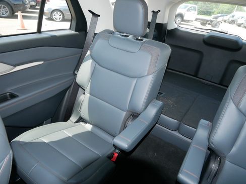 Used 2026 Ford Explorer Active w/ Active Comfort Package AWD/4WD image 12
