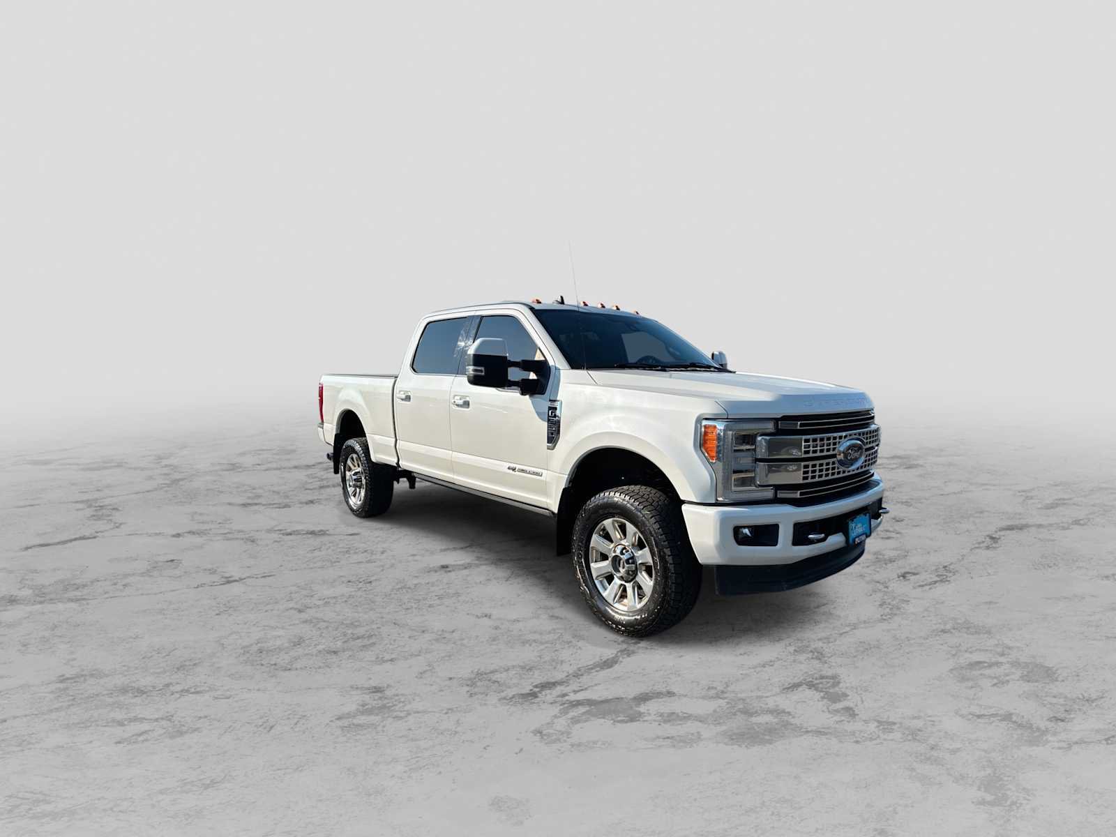 Used 2019 Ford F350 Platinum w/ Platinum Ultimate Package AWD/4WD image 2