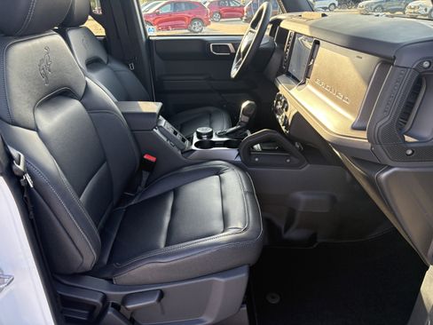 New 2025 Ford Bronco Badlands image 10