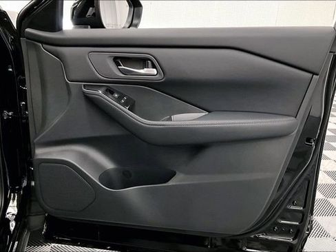 New 2025 Nissan Rogue SV FWD image 33