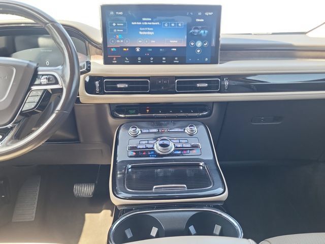 Used 2023 Lincoln Nautilus Reserve w/ Monochromatic Package AWD/4WD image 18