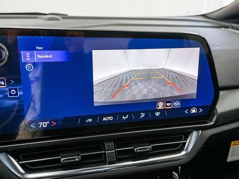 New 2026 Chevrolet Equinox EV LT image 24