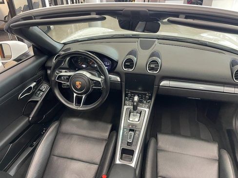 Used 2017 Porsche 718 Boxster image 16