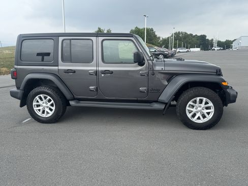 Used 2023 Jeep Wrangler Unlimited Sport AWD/4WD image 2