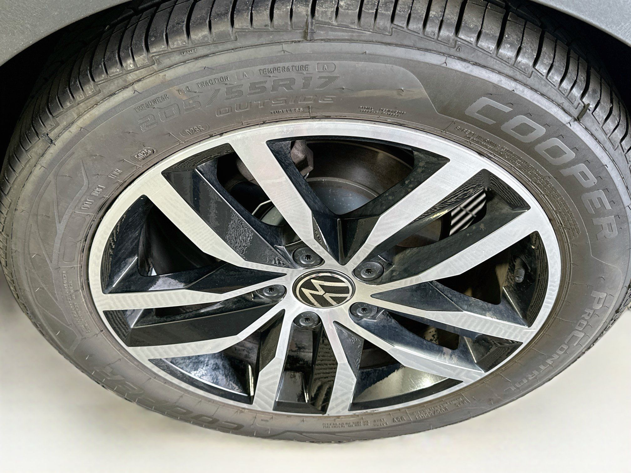 Used 2025 Volkswagen Jetta SE FWD image 11