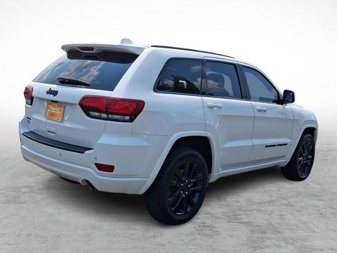 Used 2022 Jeep Grand Cherokee Laredo X AWD/4WD image 5