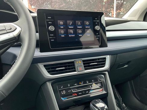 New 2026 Volkswagen Taos SEL AWD/4WD image 18
