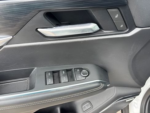 Used 2025 GMC Acadia Elevation FWD image 23