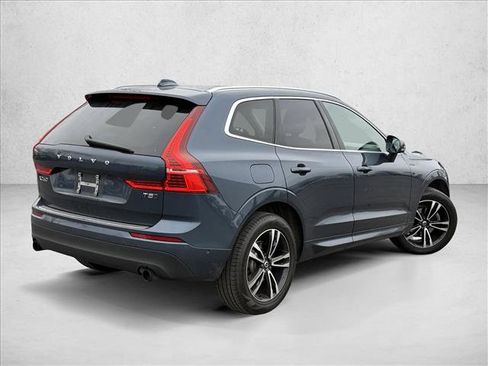 Used 2018 Volvo XC60 T5 Momentum w/ Convenience Package image 5
