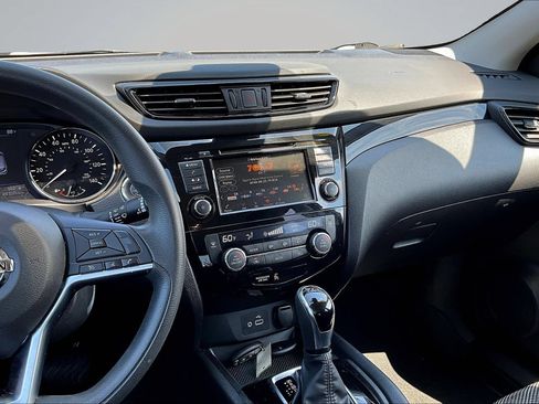 Used 2020 Nissan Rogue Sport SV AWD/4WD image 8