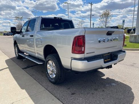 New 2026 RAM 2500 Big Horn AWD/4WD image 7