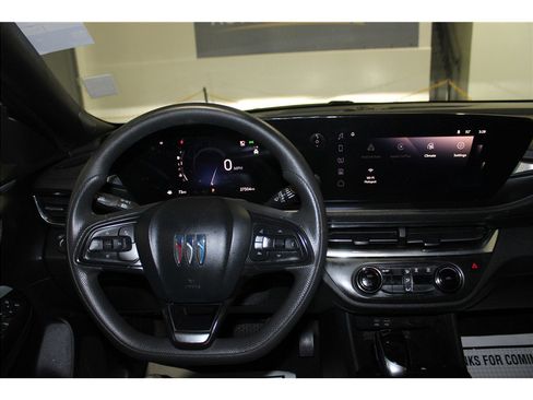 Used 2024 Buick Envista Preferred w/ Advanced Safety Package image 30