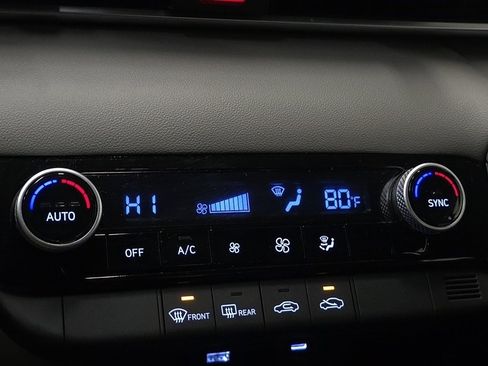 Used 2025 Hyundai Elantra Sport image 33