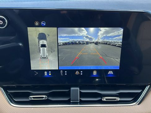 New 2026 Chevrolet Equinox ACTIV w/ Convenience Package III image 23