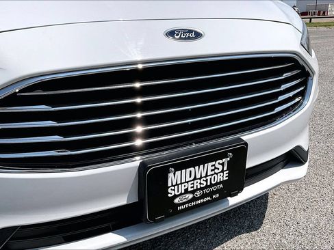 Used 2020 Ford Fusion SE FWD image 28