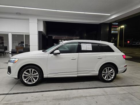 Used 2025 Audi Q7 3.0T Premium Plus image 3