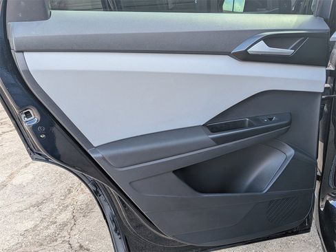 Used 2022 Volkswagen Taos S image 23