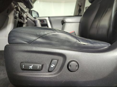 Used 2011 Toyota 4Runner SR5 w/ Premium Pkg w/Leather RWD image 24