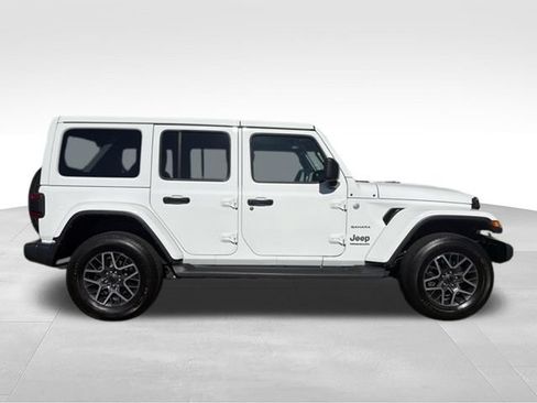 Used 2024 Jeep Wrangler Unlimited Sahara w/ Safety Group AWD/4WD image 19