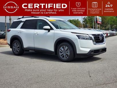 Certified 2025 Nissan Pathfinder SV
