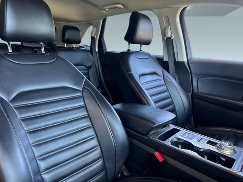 Used 2024 Ford Edge SEL image 32