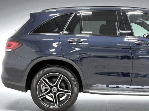 Used 2022 Mercedes-Benz GLC 300 4MATIC w/ AMG Line image 8