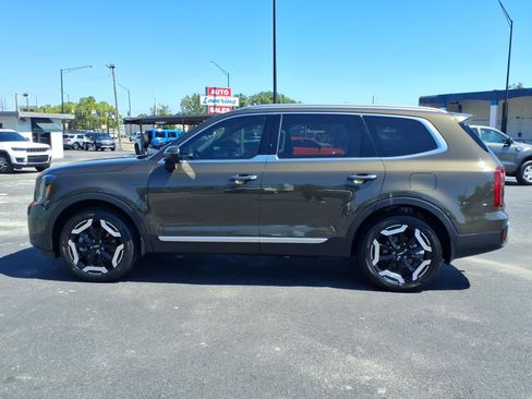 Used 2024 Kia Telluride S FWD image 8