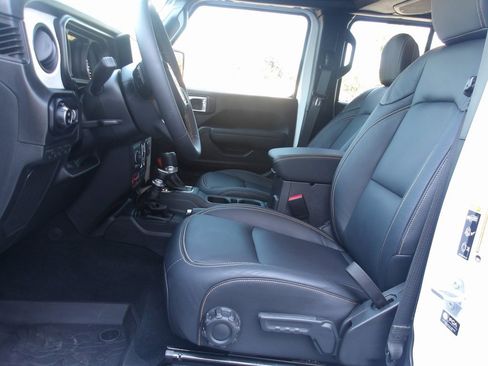 Used 2024 Jeep Gladiator Sport image 12