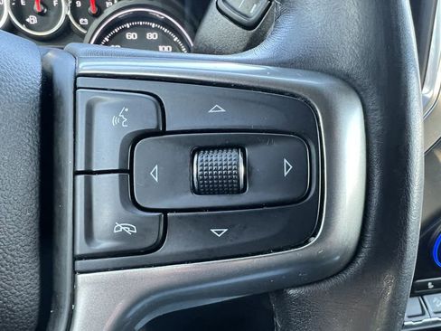 Used 2021 Chevrolet Silverado 1500 LT Trail Boss w/ Convenience Package II image 4