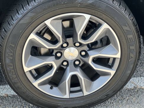 Used 2022 Chevrolet Tahoe LS RWD image 4