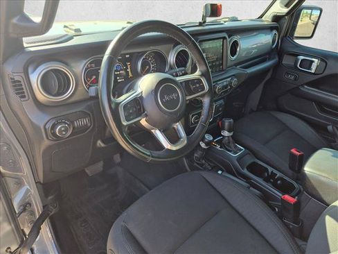 Used 2020 Jeep Gladiator Overland AWD/4WD image 12