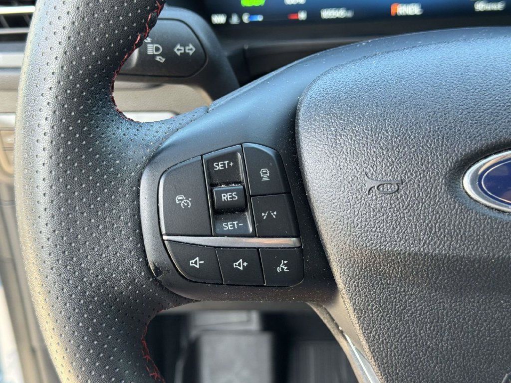 Used 2023 Ford Escape ST-Line Elite AWD/4WD image 11