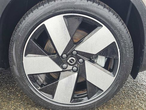 Certified 2023 Volvo XC40 Recharge Ultimate w/ Protection Package Premier image 9