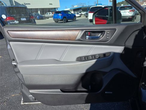 Used 2018 Subaru Outback 3.6R Limited image 19