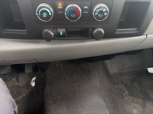 Used 2013 Chevrolet Silverado 1500 W/T RWD image 17