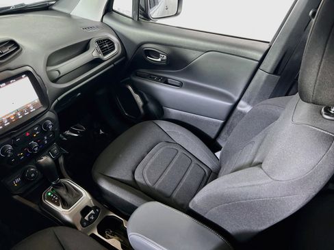 Used 2022 Jeep Renegade Latitude image 22