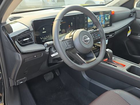 New 2026 Nissan Kicks SR AWD/4WD image 24