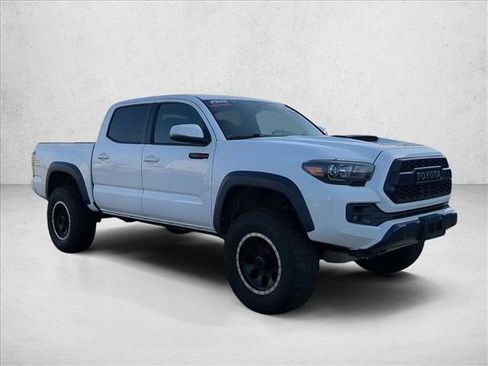 Used 2017 Toyota Tacoma TRD Pro image 3