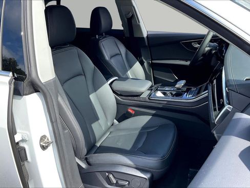 Used 2023 Audi Q8 Premium w/ Convenience Package AWD/4WD image 17