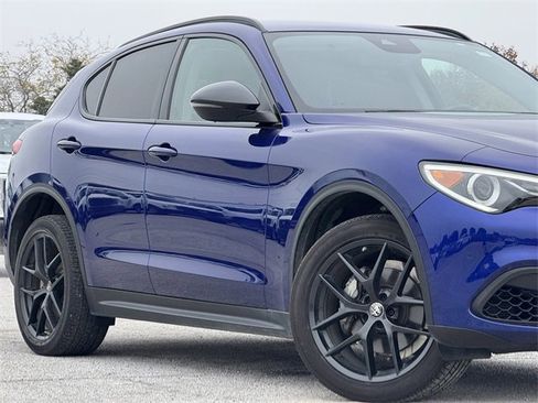 Used 2021 Alfa Romeo Stelvio Sprint w/ Nero Edizione image 3