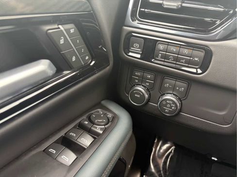 Used 2026 GMC Yukon XL AT4 AWD/4WD image 12