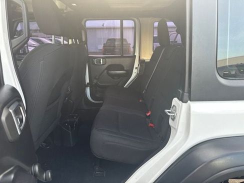 Used 2018 Jeep Wrangler Unlimited Sport AWD/4WD image 11