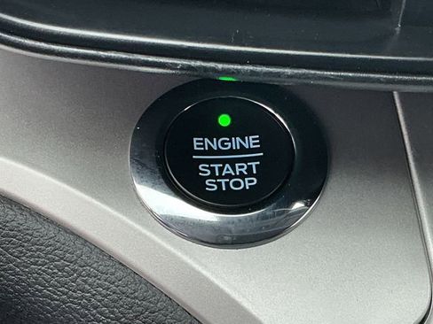 Used 2021 Ford Explorer XLT image 50