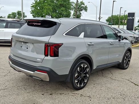 Certified 2025 Kia Sorento SX FWD image 6