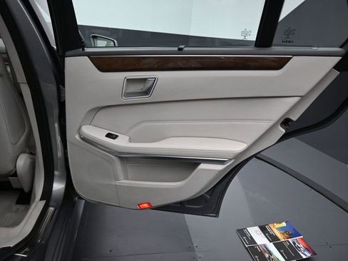 Used 2015 Mercedes-Benz E 350 4MATIC Wagon image 38