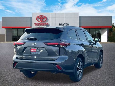 Used 2024 Toyota Highlander XLE image 5