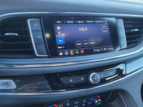 Used 2024 Buick Enclave Premium image 26